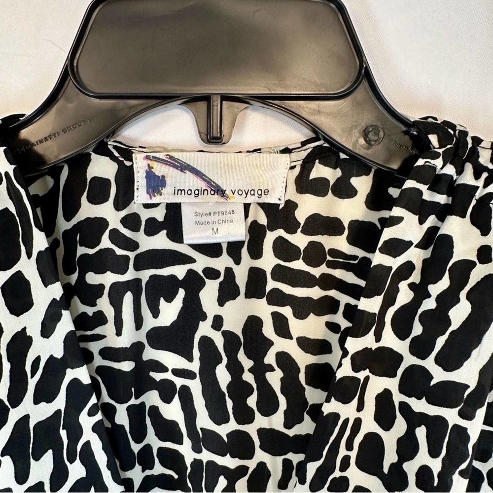 imaginary voyage Black & White V-neck Romper - Size Medium - Picture 5 of 7